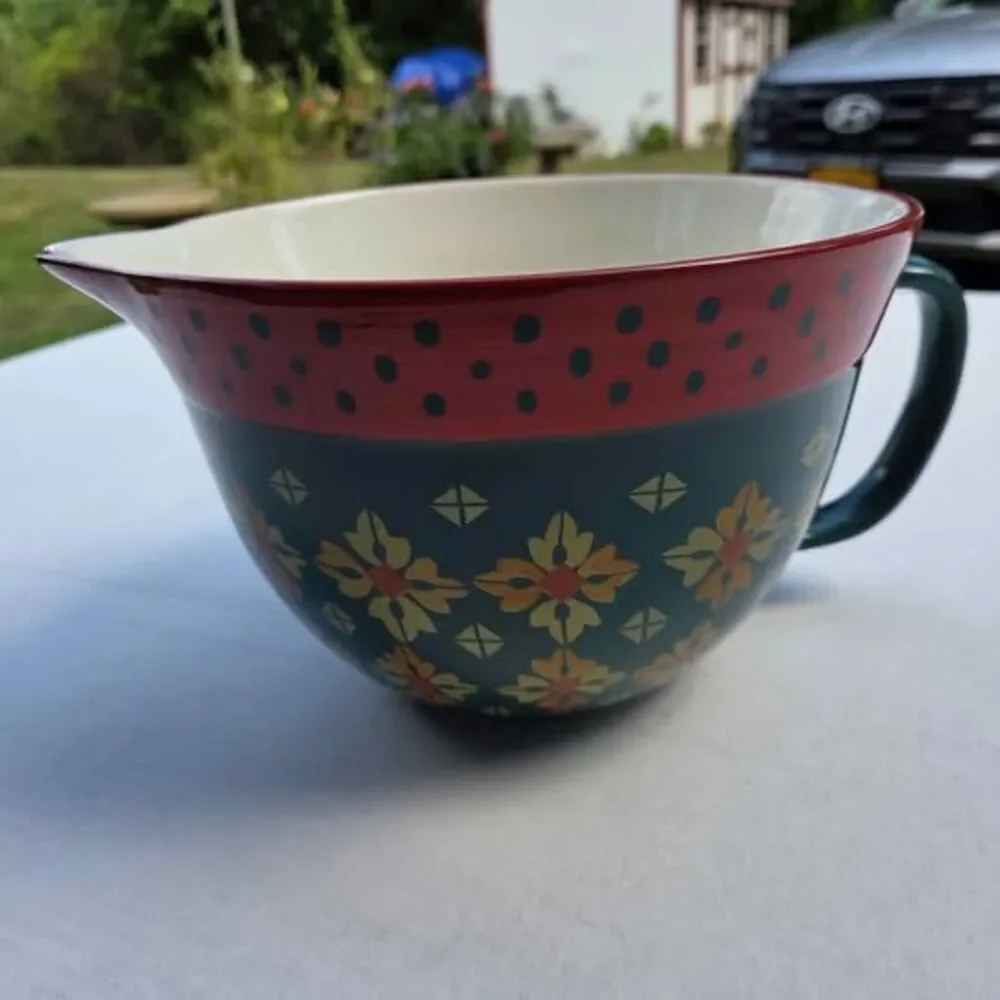 Pioneer Woman Vintage Geo pattern handled mixing bowl with pour spout